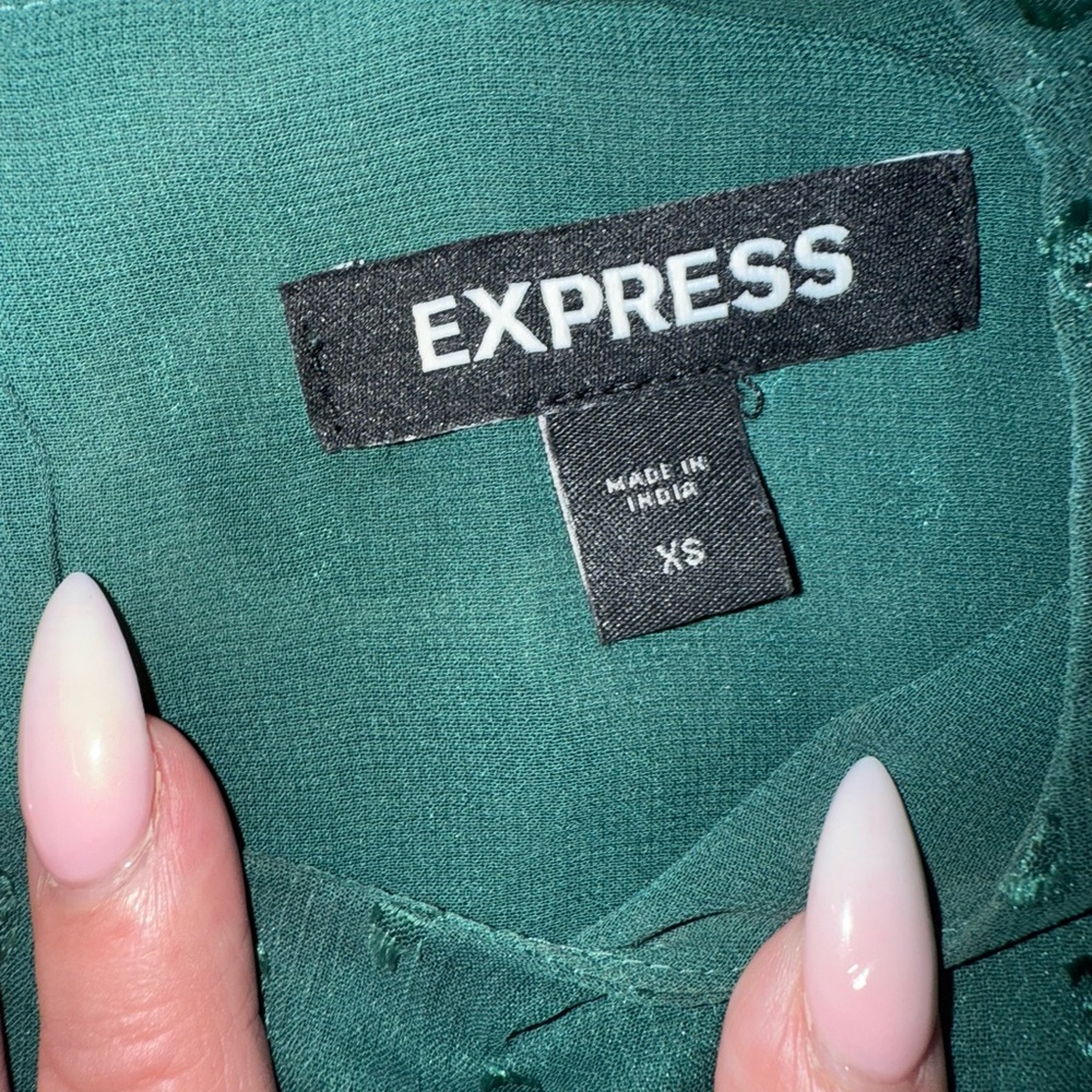 Express Women's Green Blouse - Picture 4 of 4